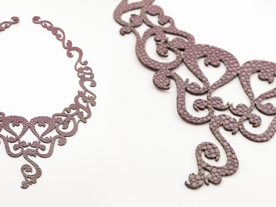 tresor-by-flore-galuchat-laser-collier-pendant-mauve-vintage